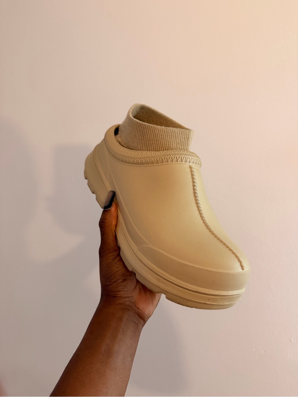 UGG Tasman X clogs in Neutral Tan - Picture 7 of 10